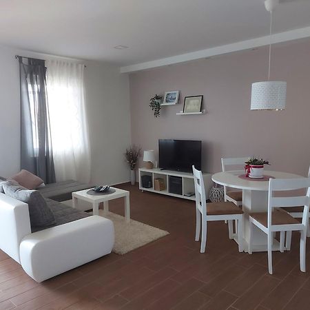 Apartman Lorna 图兰杰 外观 照片