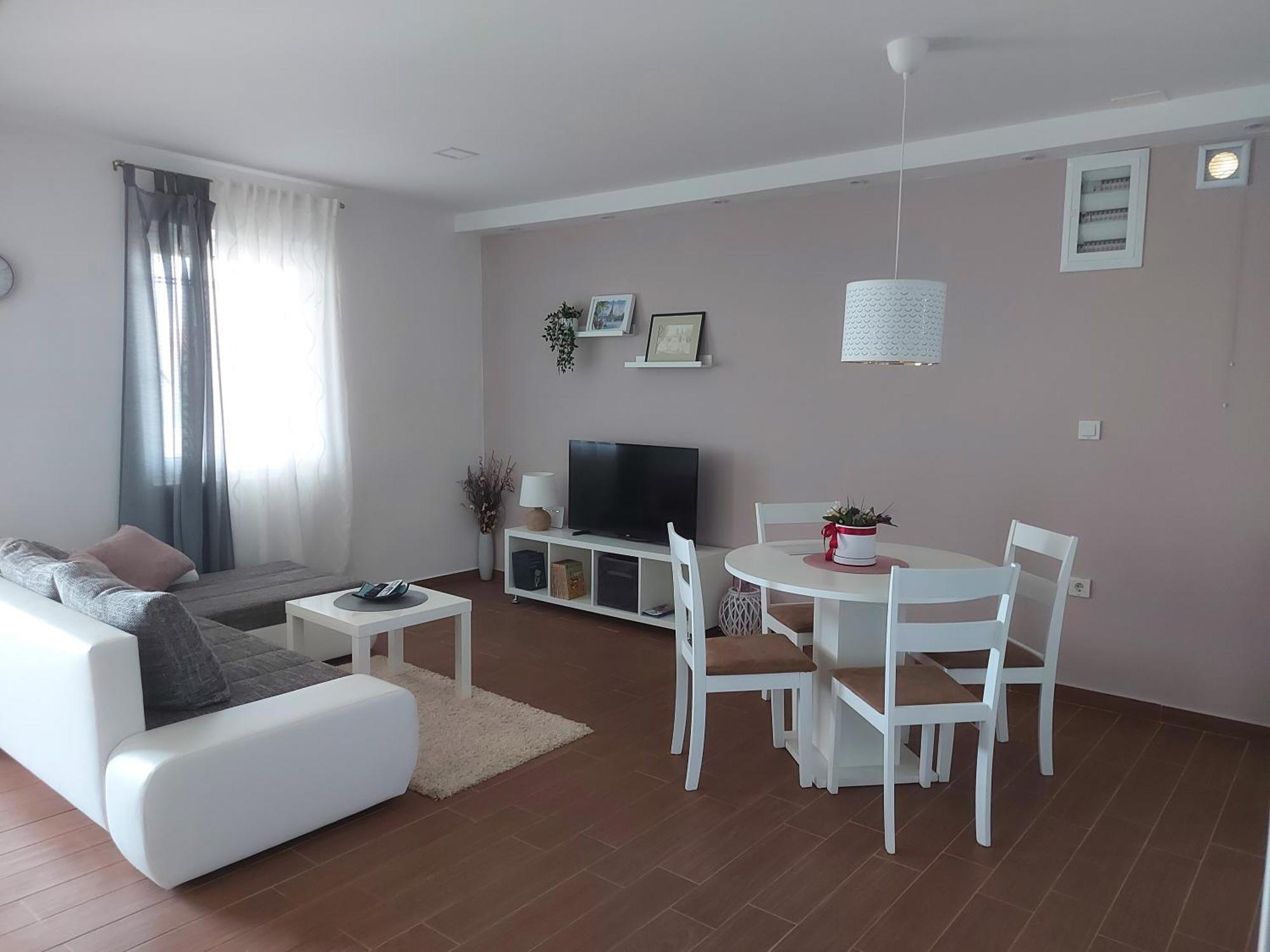 Apartman Lorna 图兰杰 外观 照片