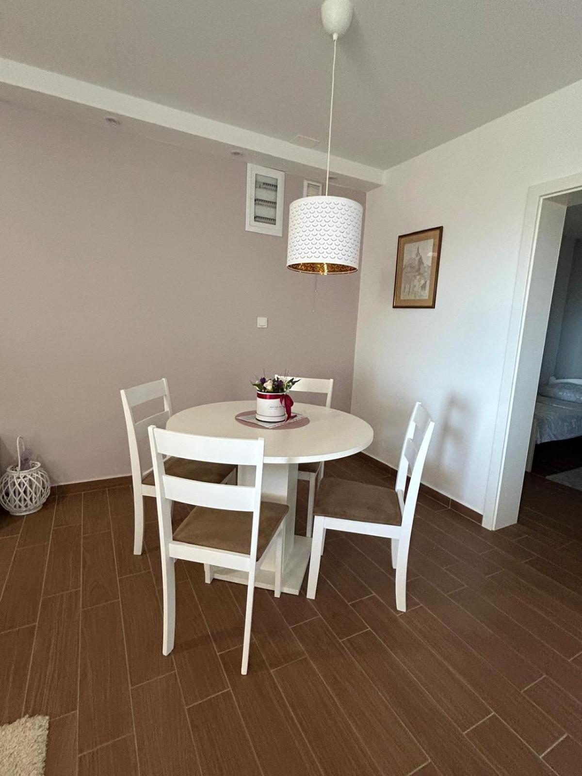 Apartman Lorna 图兰杰 外观 照片