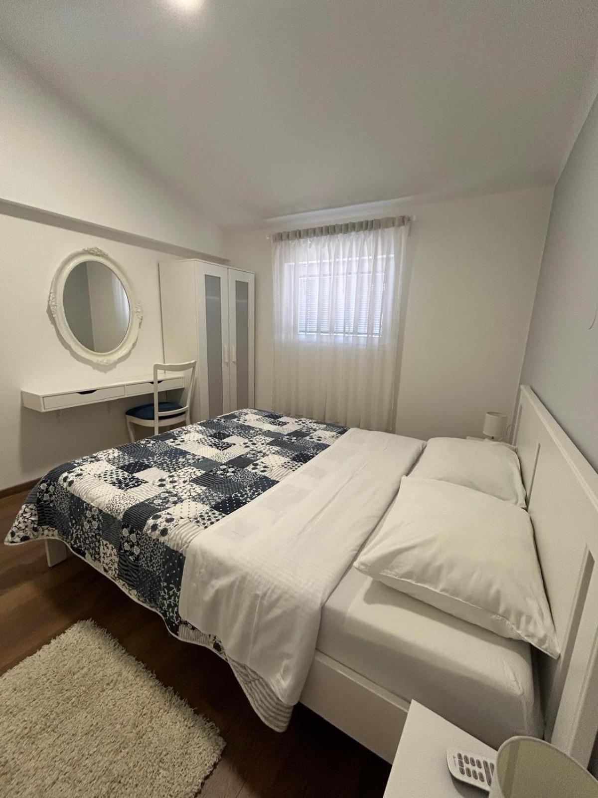 Apartman Lorna 图兰杰 外观 照片