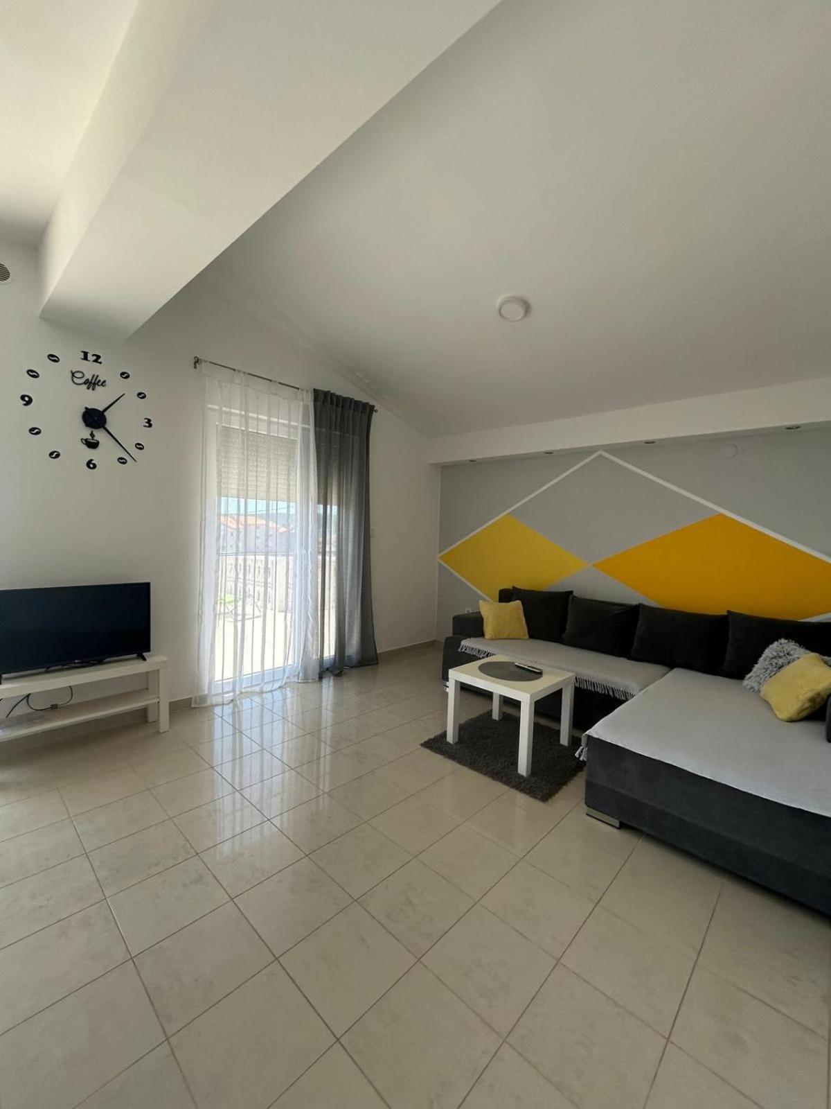 Apartman Lorna 图兰杰 外观 照片